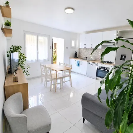 Maison 2 Avec Extérieur Et Climatisation *